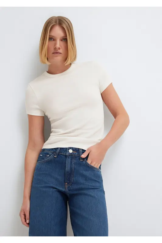 White Basic T-Shirt Fitted / Body-Hugging Fit 16 - 2