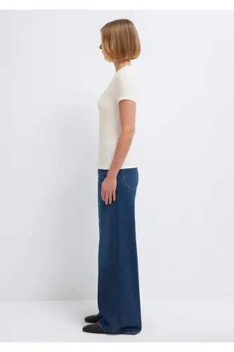 White Basic T-Shirt Fitted / Body-Hugging Fit 16 - 4