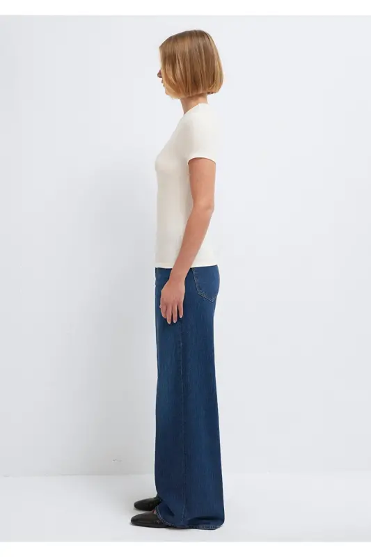 White Basic T-Shirt Fitted / Body-Hugging Fit 16 - 4