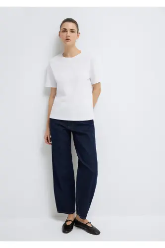 White Basic T-Shirt Semi Slim Fit - 2