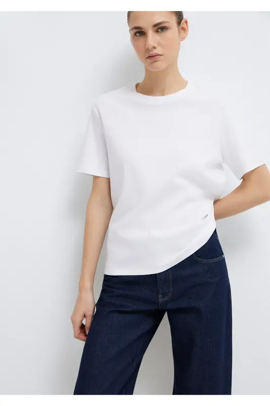 White Basic T-Shirt Semi Slim Fit - 3