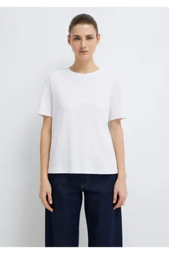 White Basic T-Shirt Semi Slim Fit - 4