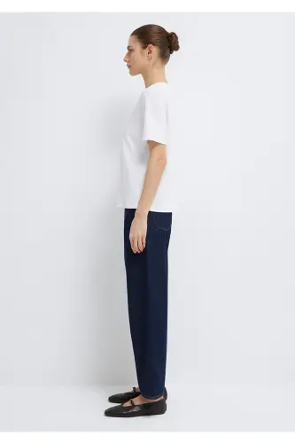 White Basic T-Shirt Semi Slim Fit - 5