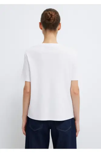 White Basic T-Shirt Semi Slim Fit - 6