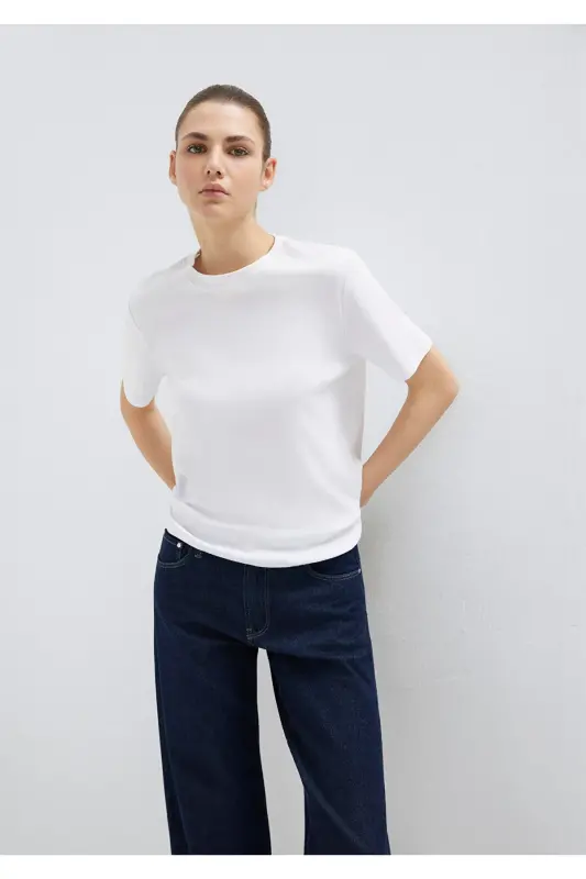 White Basic T-Shirt Semi Slim Fit - 1