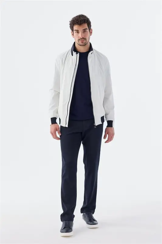 White Comfort Fit Hooded Casual Seasonal Sports Jacket - 2