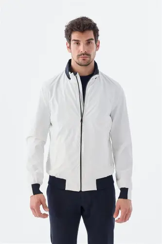 White Comfort Fit Hooded Casual Seasonal Sports Jacket - 3