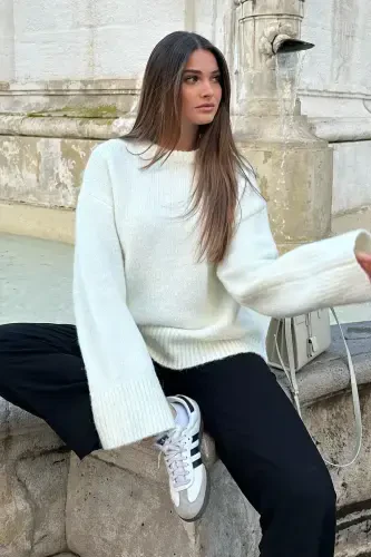 White Crew Neck Oversize Knitwear Sweater MG1972-White - 6