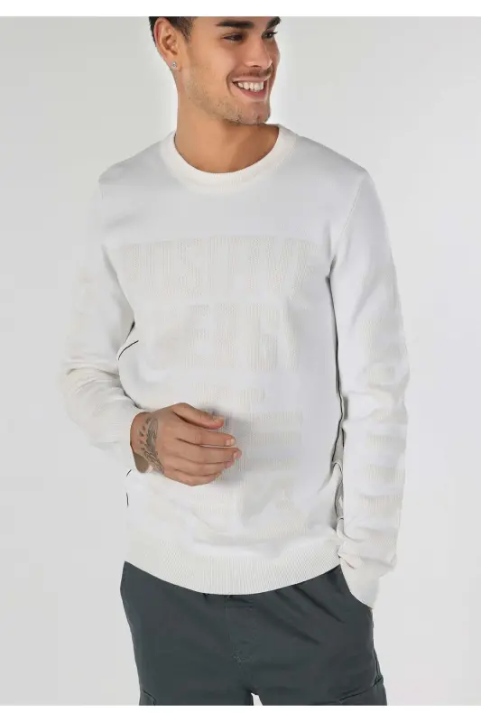 White, crew neck, printed men's sweater. Regular fit. Cl1062328 - 4