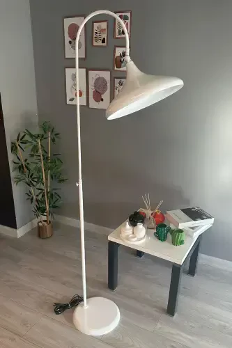 White Floor Lamp Adjustable Head Modern Decorative Metal Living Room Study Room-White - 1