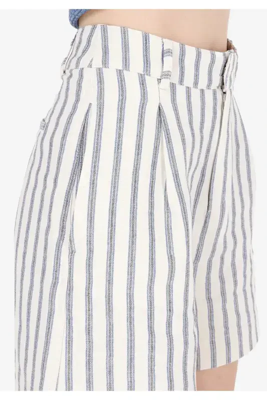 White high-waisted, pocketed shorts for women (regular fit) - 4