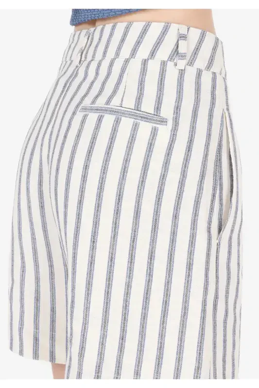 White high-waisted, pocketed shorts for women (regular fit) - 5