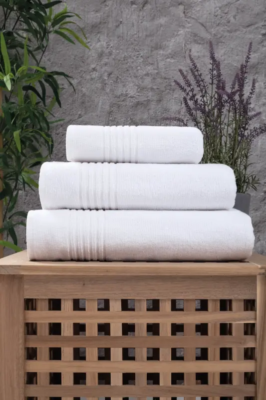 White Line Pattern Hotel Towel 50 × 90 cm. - 1