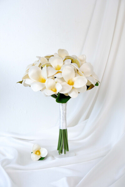 White Magnolia Nobility Bridal Flower - UĞUR GELIN BUKETI