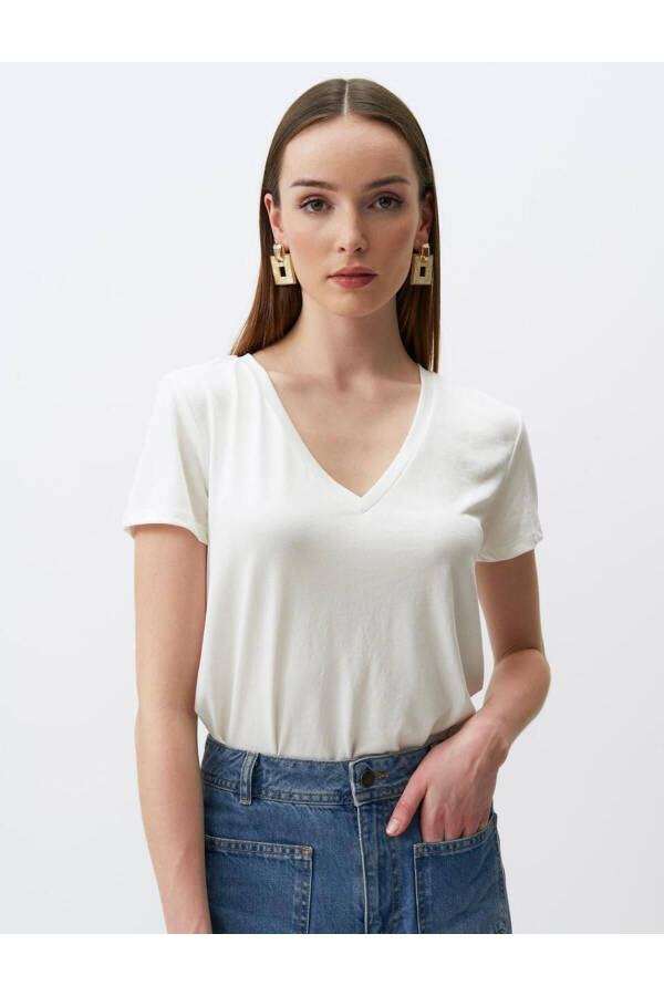 White Plain Cut V-Neck Short Sleeve Knit Basic T-Shirt - 3