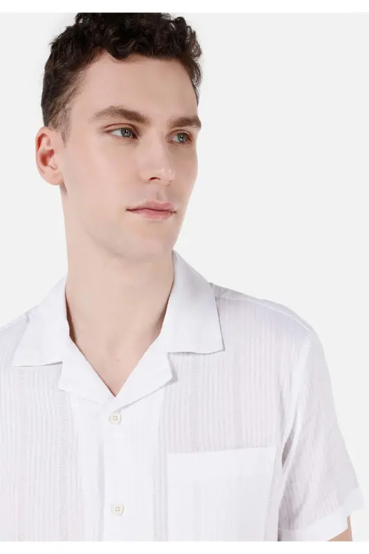 White, short-sleeved, striped, regular fit men's shirt - 3