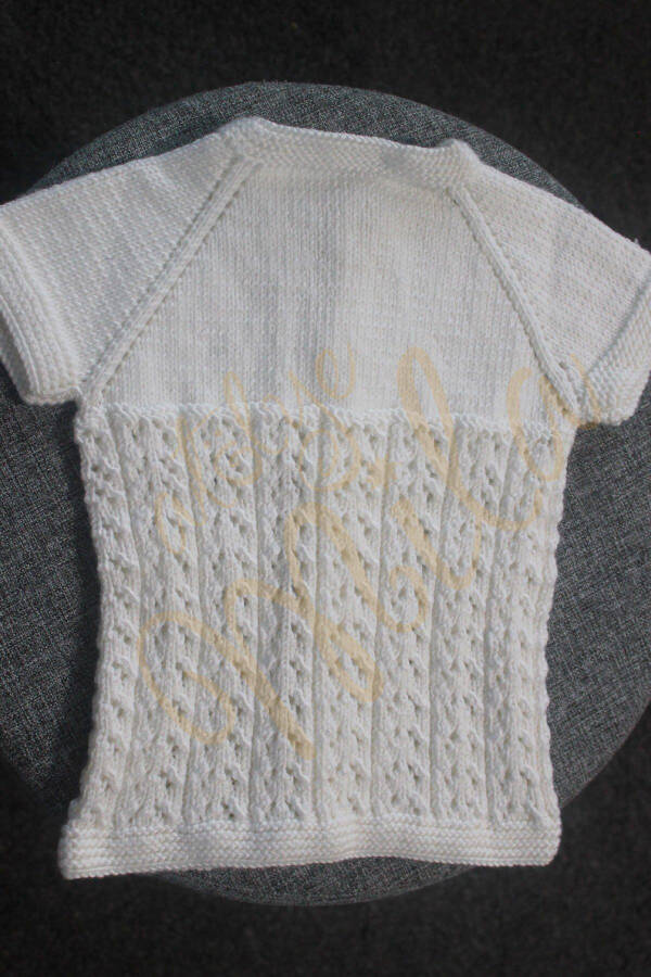 White sleeveless baby vest - 4