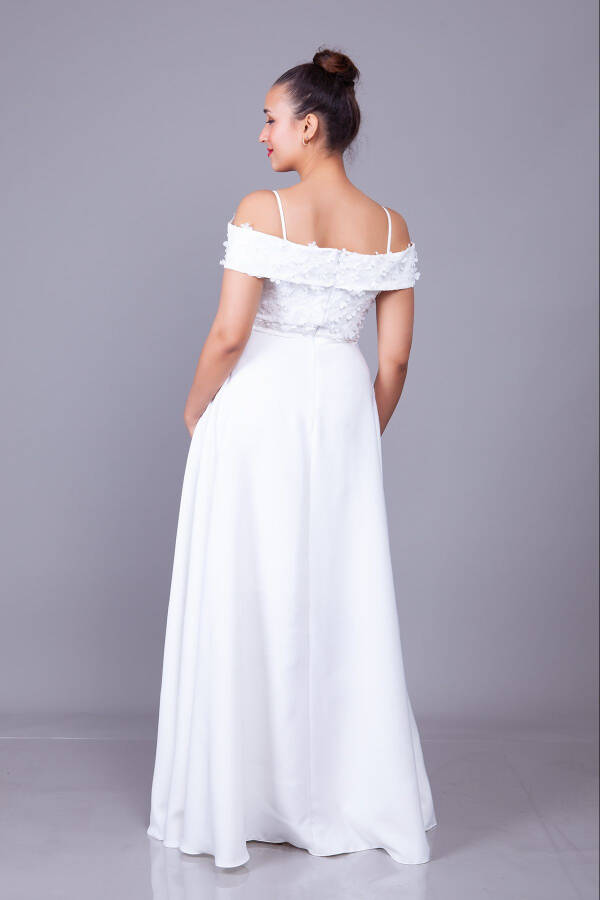 White Strapless Off-the-Shoulder Floral Tulle Detail Maxi Length Flared Evening Dress - 8