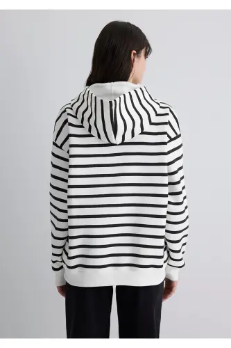 White Sweatshirt with Logo Print 1s10118-84603 - 4
