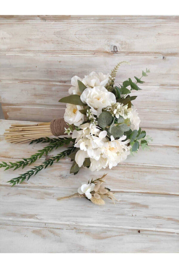 White Toned Hand Bouquet - 23