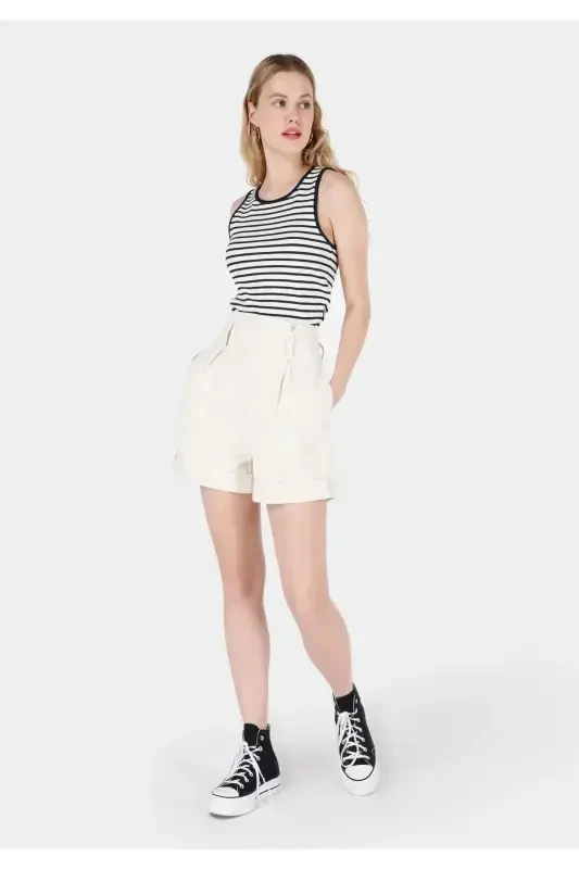 White women's shorts - COLIN’S