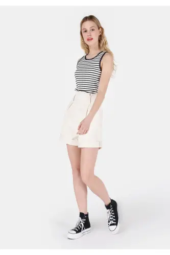 White women's shorts - 3