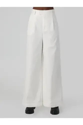 White women's wide leg, high waisted pants. - 4