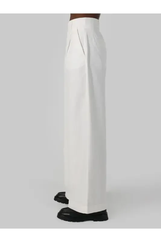 White women's wide leg, high waisted pants. - 5