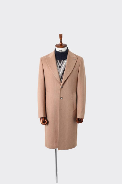 Wide collar, classic men's coat. Comfortable and stylish. - 1