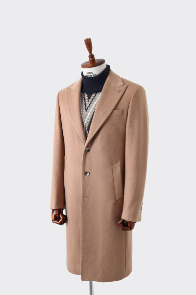 Wide collar, classic men's coat. Comfortable and stylish. - 2