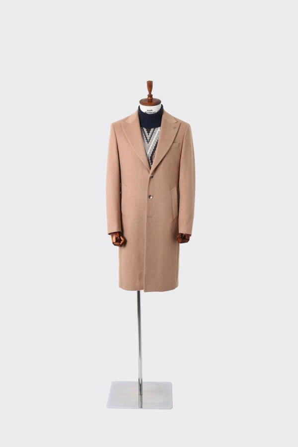 Wide collar, classic men's coat. Comfortable and stylish. - 3