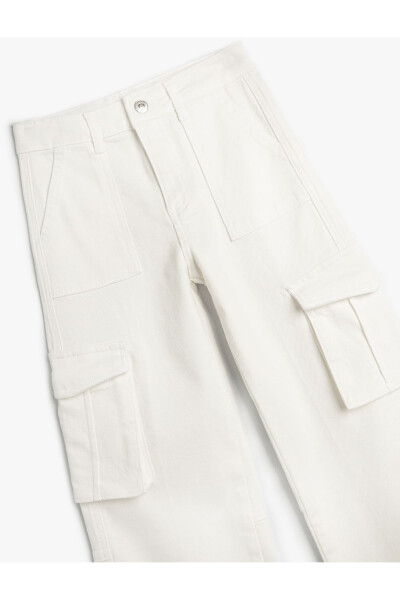 Wide leg cargo pants made of cotton. - 10