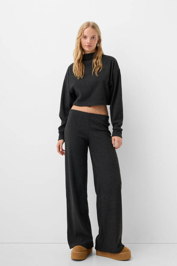 Wide leg flared pants - 2