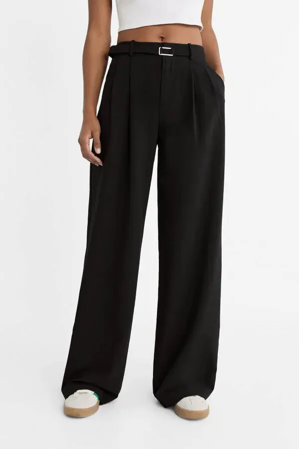 Wide-leg trousers with smart buckle detail - 2