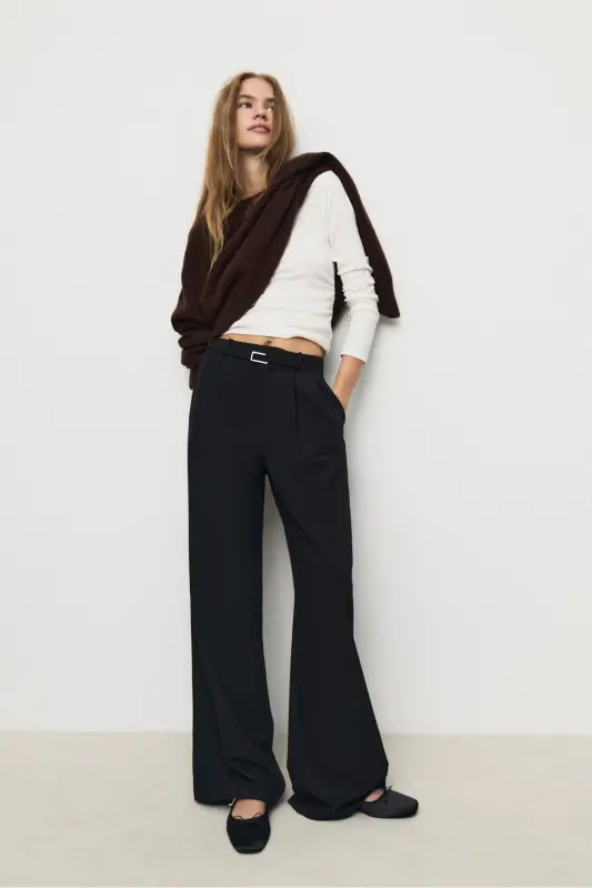 Wide-leg trousers with smart buckle detail - STRADIVARIUS