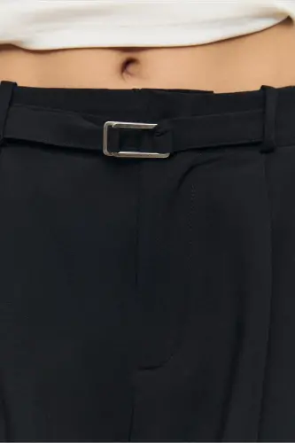 Wide-leg trousers with smart buckle detail - 3