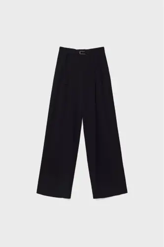 Wide-leg trousers with smart buckle detail - 6