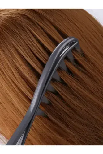 Wide-Spaced Professional Wax Comb - MUGGIO (1)