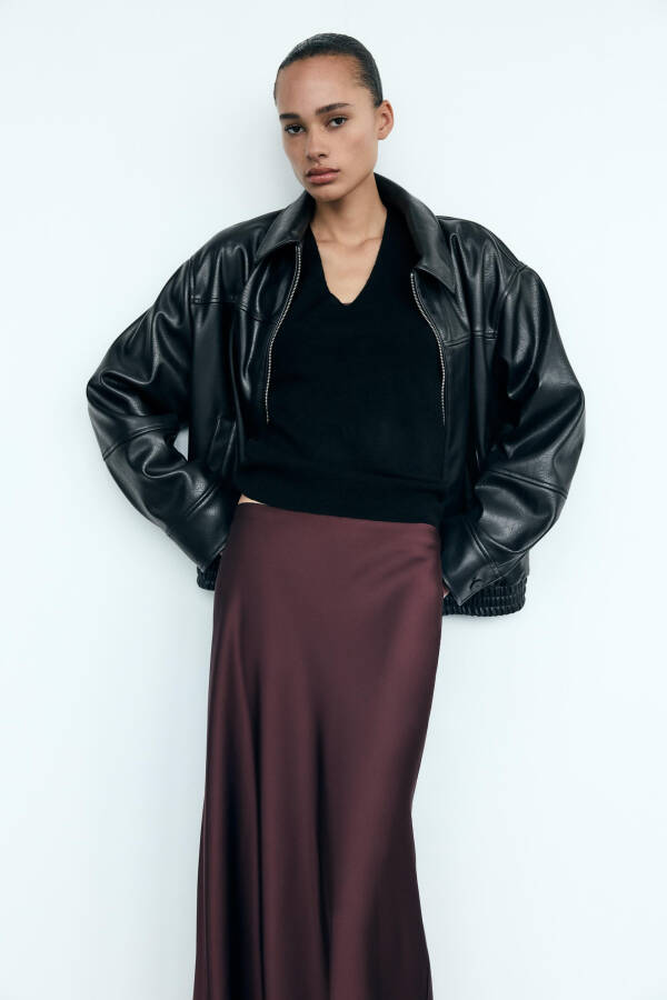 Wine-colored satin midi skirt - 7