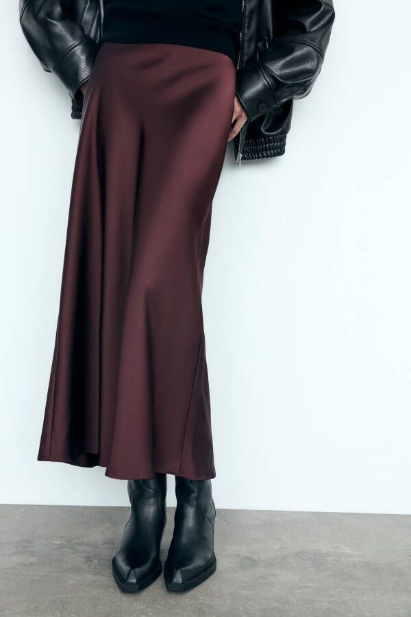 Wine-colored satin midi skirt - 8