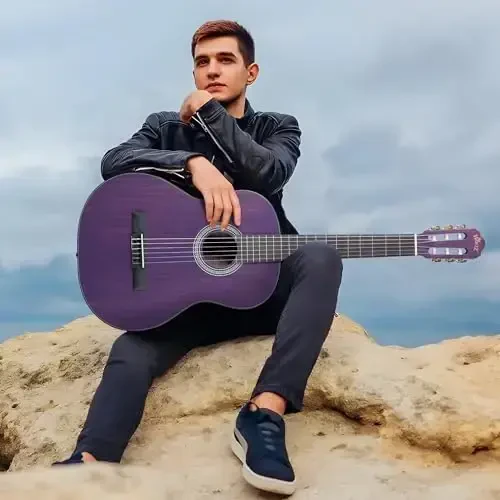 WINZZ 4/4 Klassik Gitarasi, 39 dyuymli to'liq o'lchamli neylon torli gitar, boshlovchi kattalar uchun, bepul darslar bilan to'liq klassik gitar to'plami, Gig Bag, oyoqcha, Kapo, Tuner, Ilgak va Tasma (Yaltiroq binafsha) - WINZZ (1)