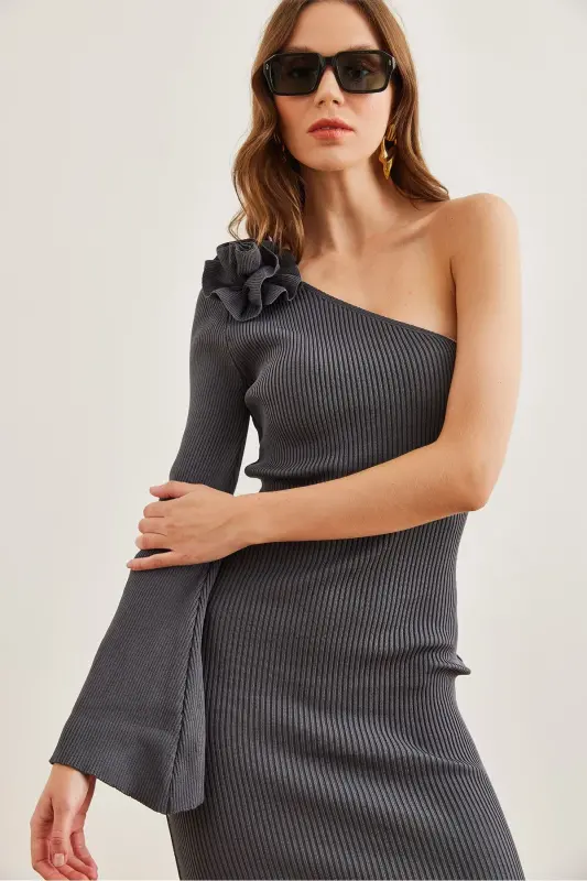 Woman Anthracite One Shoulder Spanish Sleeve Rose Detailed E - OLALOOK