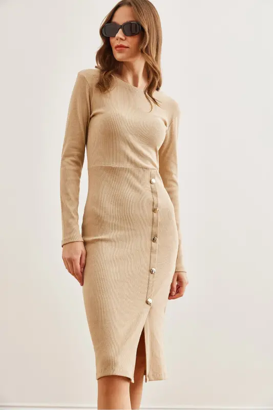 Woman Beige Button Detailed Slit Midi Flexible Dress - 2