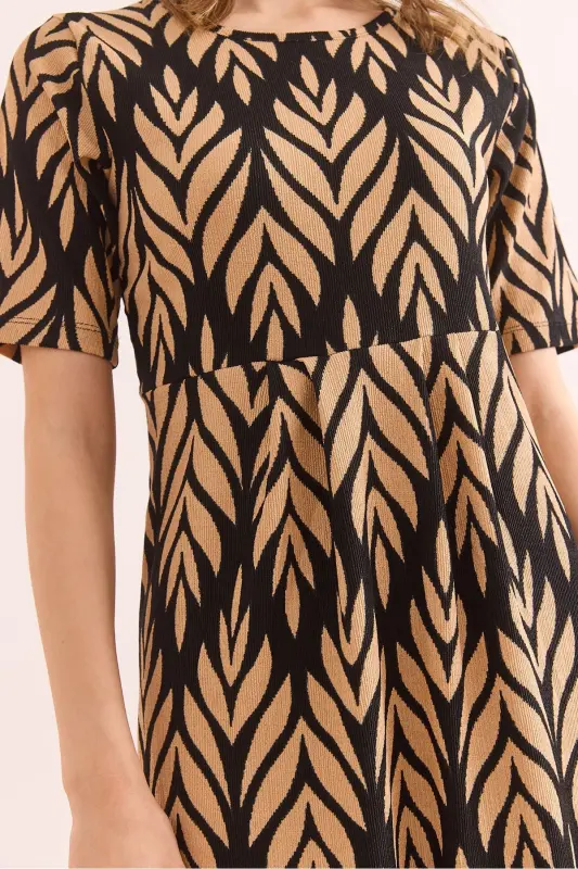 Woman Beige Pleated Detail Crew Neck Dress DR-19 - 5