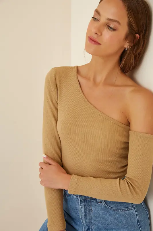 Woman Biscuit Off Shoulder Rib Knit Blouse TG00011-Biscuit - HAPPINESS İSTANBUL
