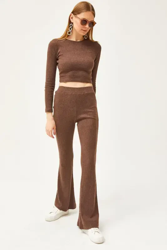Woman Bitter Coffee Crop Top and Spanish Leggings Set - OLALOOK