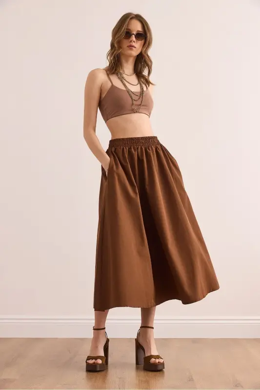 Woman Bitter Coffee Pocketed Elastic Waist Midi Woven Dress - 2