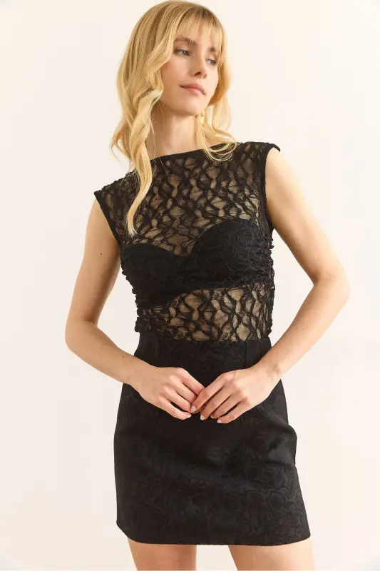 Woman Black Backless Ruched Side Lace Blouse - 14