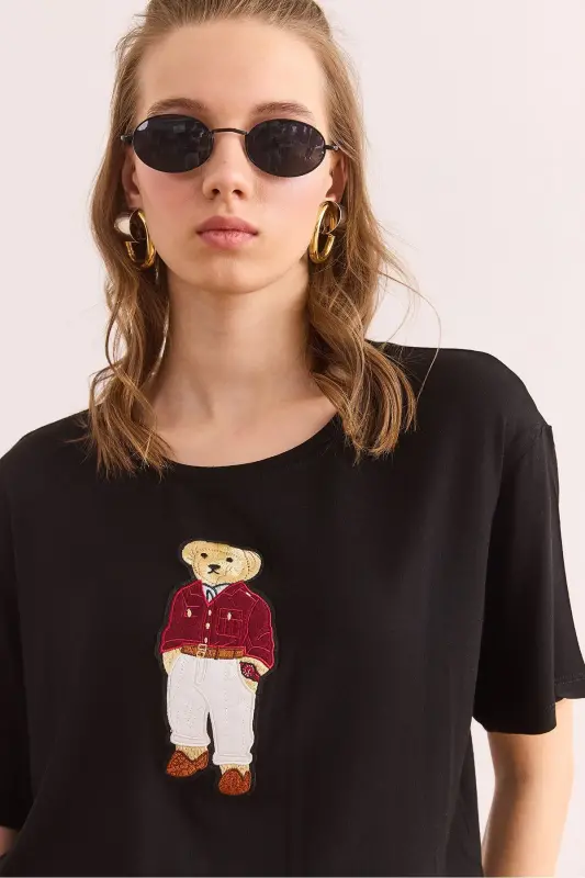 Woman Black Crew Neck Teddy Bear Appliqued Oversize - 5