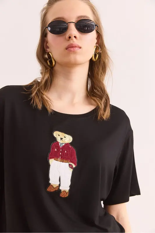 Woman Black Crew Neck Teddy Bear Appliqued Oversize - 6